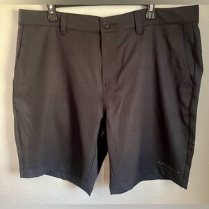 Travis Mathew Mens In The Boneyard Shorts, Black,
Size 38 w/ 9” Inseam, NWT.